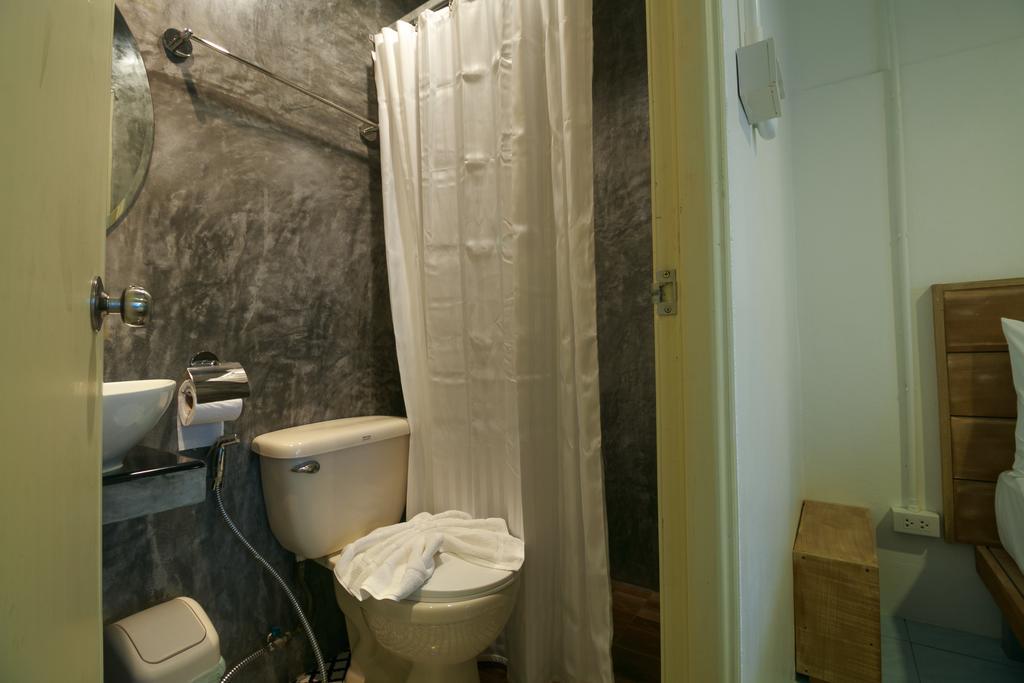 Patong Frog House Bed & Breakfast (Adults Only) מראה חיצוני תמונה